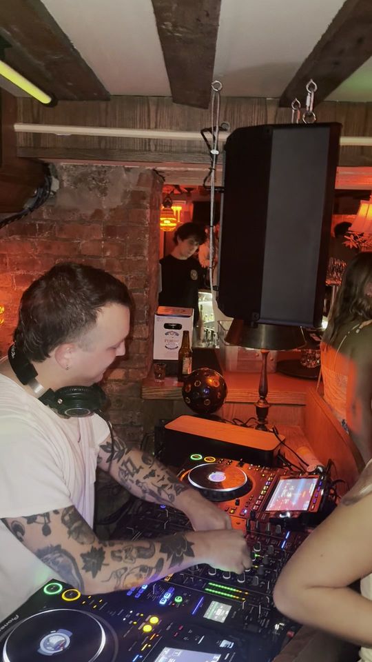 DapSoul head down, working the mixer